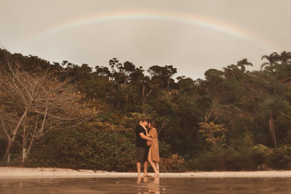 Camila, Ivan e Noa na barriga